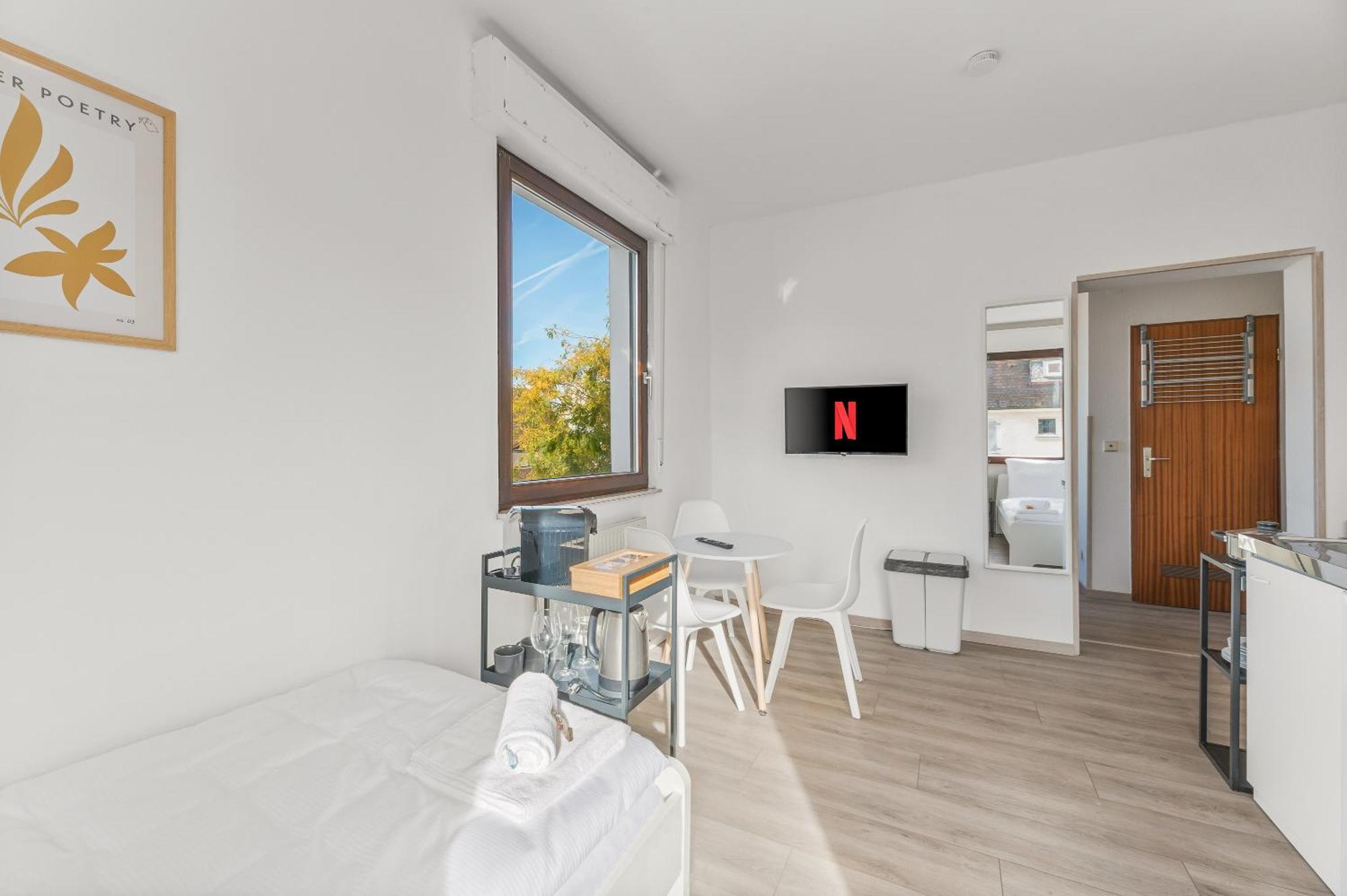 Home2Stay Apartmenthaus Heilbronn City Kitchen Parking Highspeed Wifi Washroom ภายนอก รูปภาพ