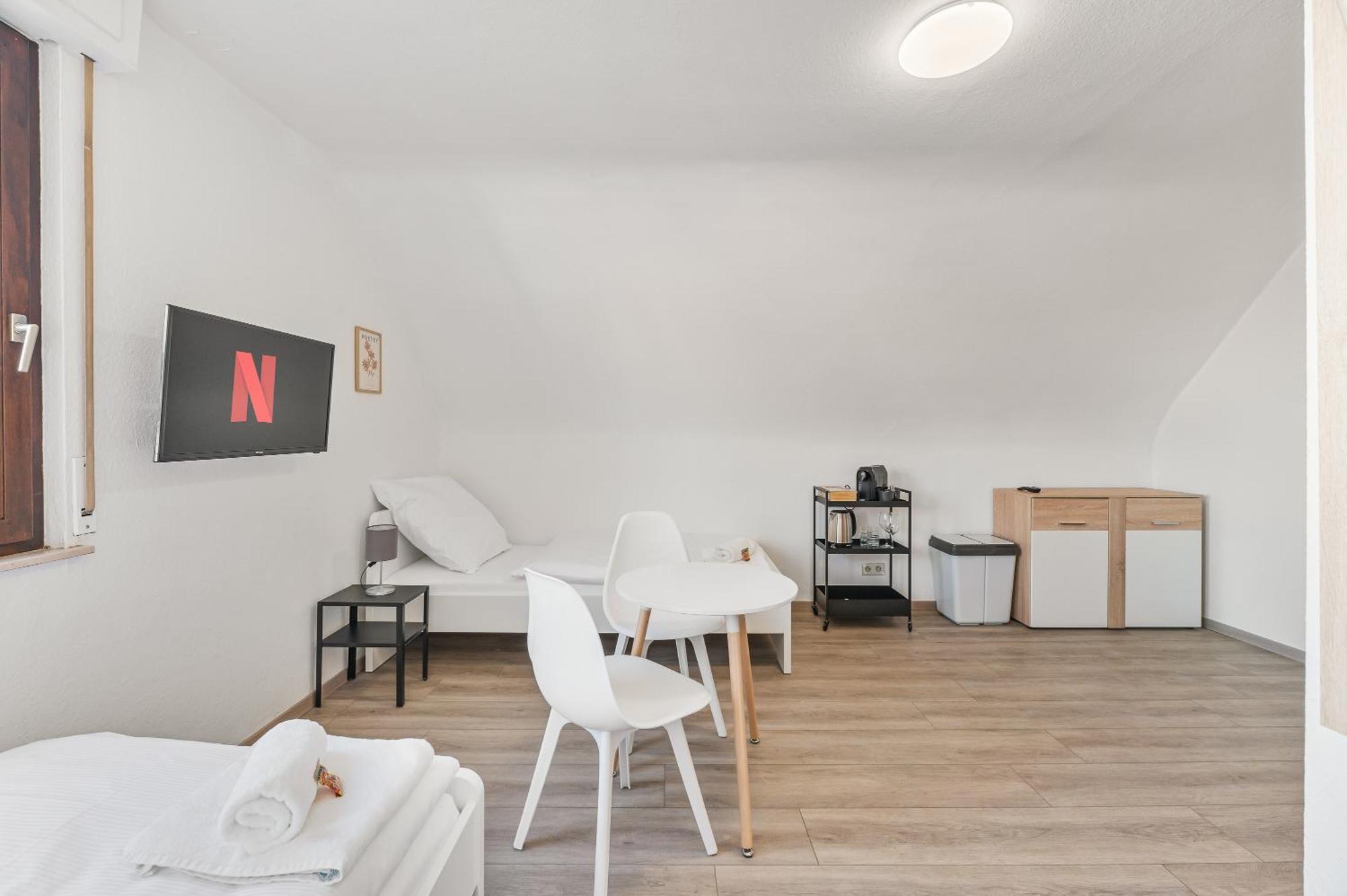 Home2Stay Apartmenthaus Heilbronn City Kitchen Parking Highspeed Wifi Washroom ภายนอก รูปภาพ