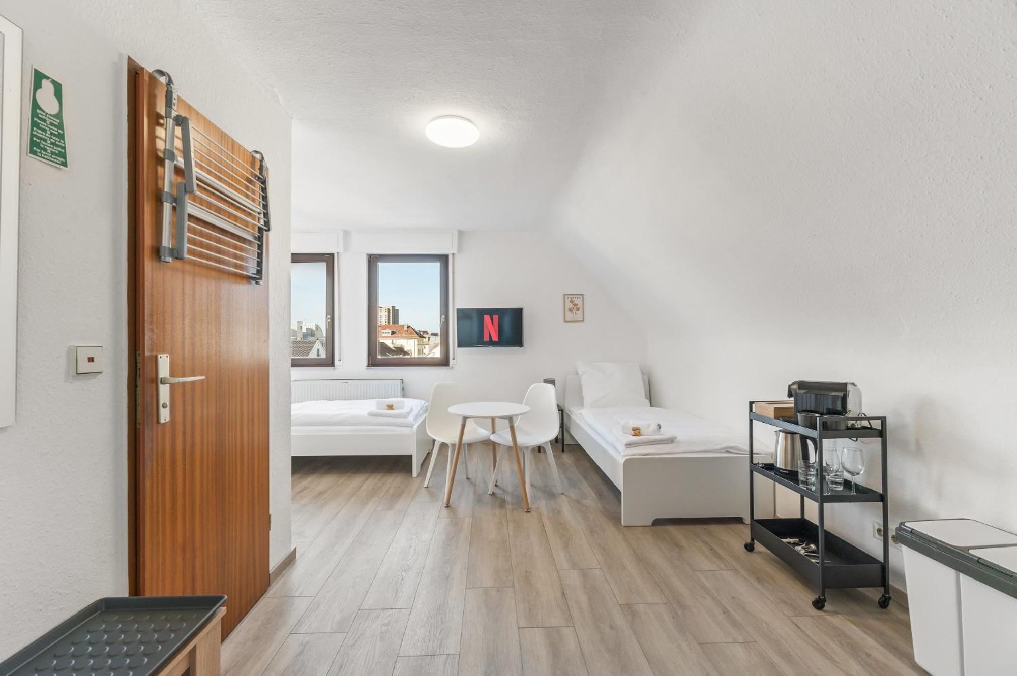 Home2Stay Apartmenthaus Heilbronn City Kitchen Parking Highspeed Wifi Washroom ภายนอก รูปภาพ